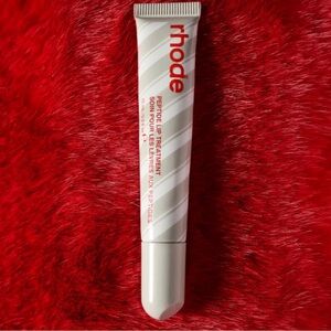 Peppermint glaze peptide lip treatment